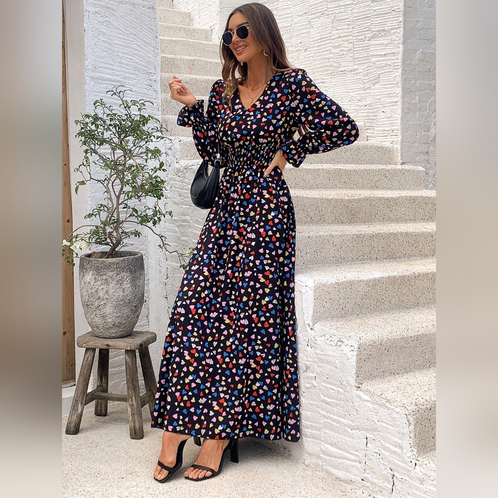 Full Print Heart Pattern Bell Sleeve Dress - Picture 5 of 6